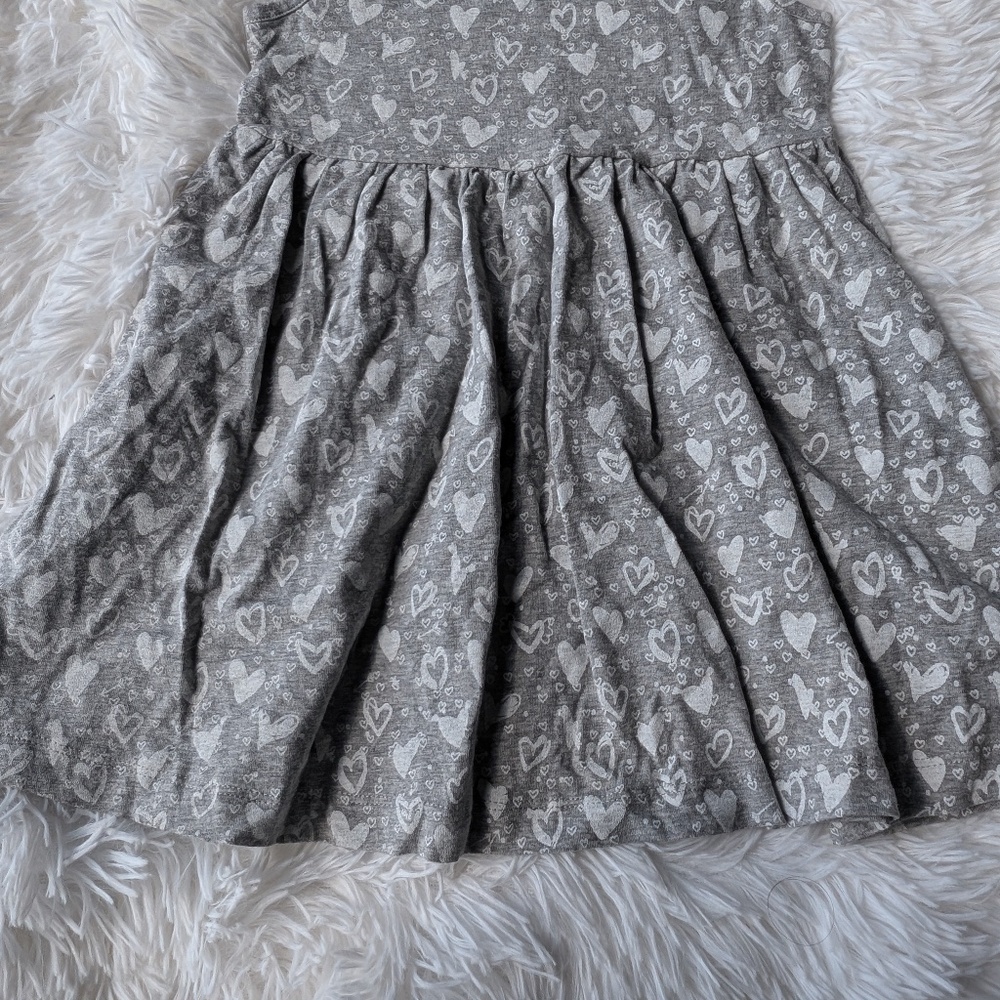 Gray Heart Print Baby Girl Dress – Cute Sleeveless Outfit with Ruffle Collar 3T - Picture 2 of 5